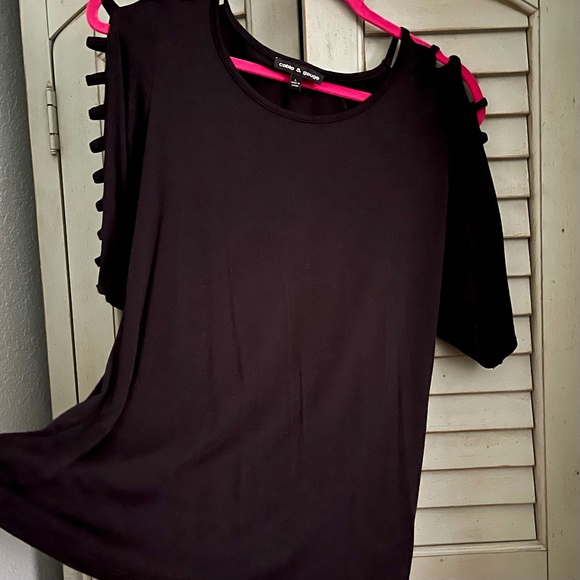 Cable & Gauge Tops - Cable and Gauge 3/4 Length Peek a Boo Sleeve Black Size Large